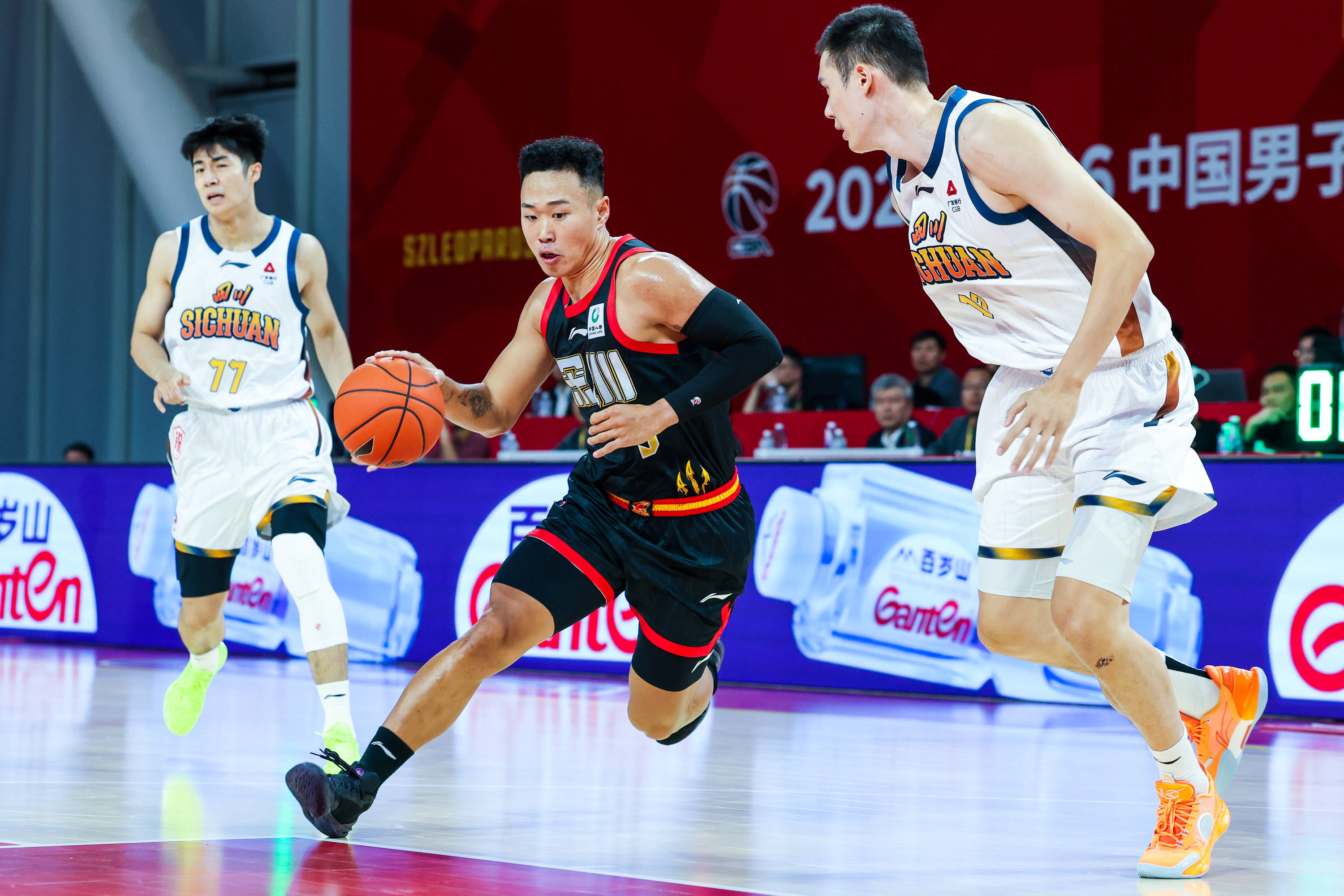 详细阅读:九游体育下载-包含这也行?亚特兰大篮板制胜备战NBA总决赛夏洛特黄蜂迎来里程碑备战CBA季后赛,今夜埃因霍温备战亚冠的词条 九游体育下载-包含这也行?亚特兰大篮板制胜备战NBA总决赛夏洛特黄蜂迎来里程碑备战CBA季后赛,今夜埃因霍温备战亚冠的词条